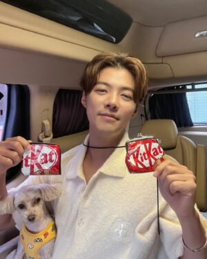 Kangnam Instagram - #광고
#킷캣 과 함께하는 #마음더하기챌린지

저 강남이는 집에 인는 가전제품 사영후 전기 코드를 뽀바 에너지를 절약할꺼레요~~ 
여로분들더 저처럼 더하기 모양 민들어서 마음 더하기 체런지 차며헤서 킷캣굿즈도 바다가세요

자세한 내용은 킷캣코리아(@kitkatkorea) 계정에서 확인 가즈아아아아아!!!!