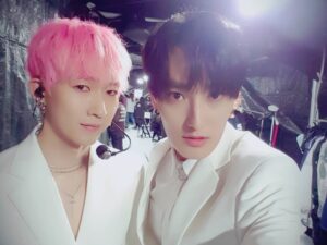 Kangta Instagram - 내일 또 만나요~~고맙고 고맙습니다♡
#foreverhot#사랑합니#..#내내일봐요