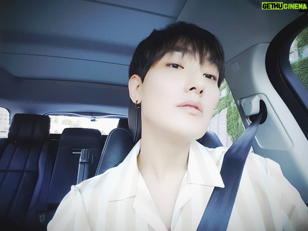 Kangta - 21K Likes - @tntonyan 토니형~Stage631 에서 찍은사진좀 보내줘 @jw_jayone1막내랑 찍은것도 ㅎ
#사진기다리는중#느려느려🐢