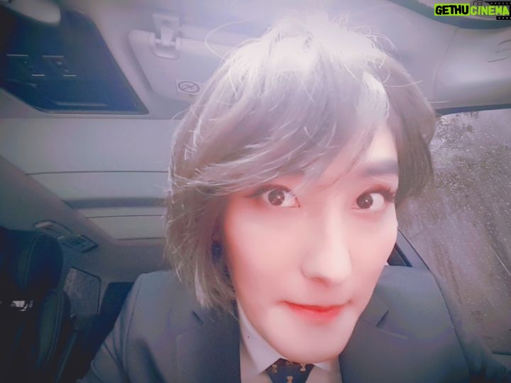 Kangta - 30.4K Likes - 벌.칙.수.행!기분 안 좋으신분을 시청후 기분이 더욱더 안 좋아 질 수 있음을 알려드립니다
#히든싱어5#벌칙수행#여장#복장은#남성정장#결혼식다녀옴#죄송합니다🙇