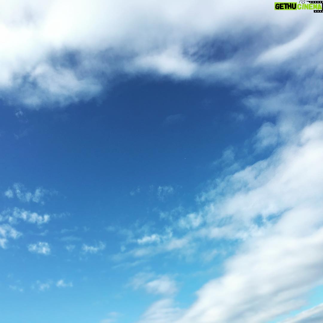 Kano - 795 Likes - 成人の皆々様おめでとうございます🎈めちゃ晴れてよかった(*'▽'*) #空 #晴れ