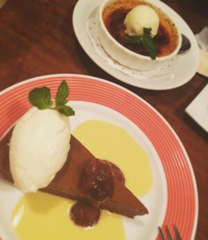 Kano Instagram - あわしまさんとご飯食べてきました。美味しい(๑>◡<๑) #デザート #鹿乃 #あわしま #女子デート #プレミアムフライデー