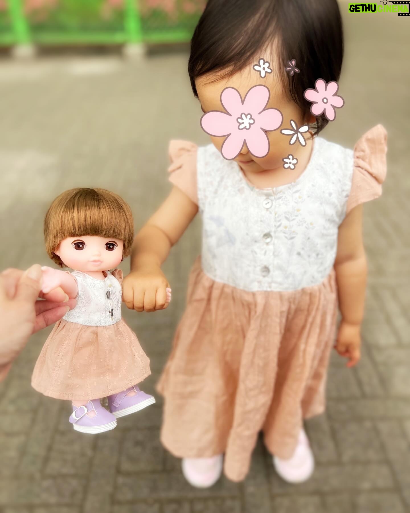 Kaori Nazuka - 753 Likes - 🌼
のんちゃん
(本当はレミンちゃんですが…
チビたんがのんちゃんと
名付けましたw)
とお揃いのお洋服で
おでかけ♪
可愛すぎる♡♡♡