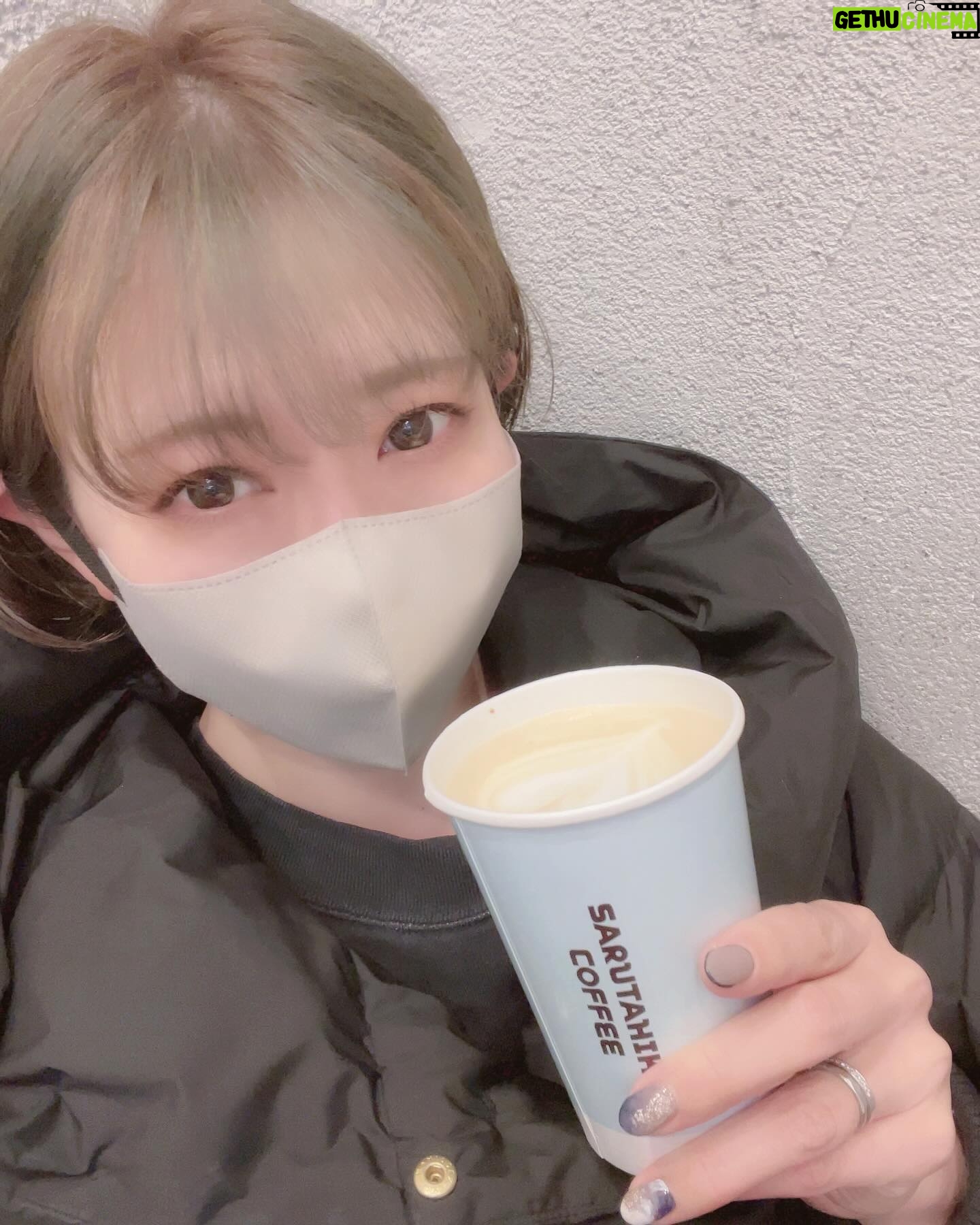 Kaori Nazuka - 0.9K Likes - ⛄️
本日はスロースタートだったので
ちびたんとちょっぴり雪遊びして
朝から珈琲タイムまでしちゃいました❄️💕
前回の雪地獄wとは打って変わって
ハッピーな一日の始まり♡
さぁ!お仕事頑張るぞ!!
皆さまも楽しい一日を♡