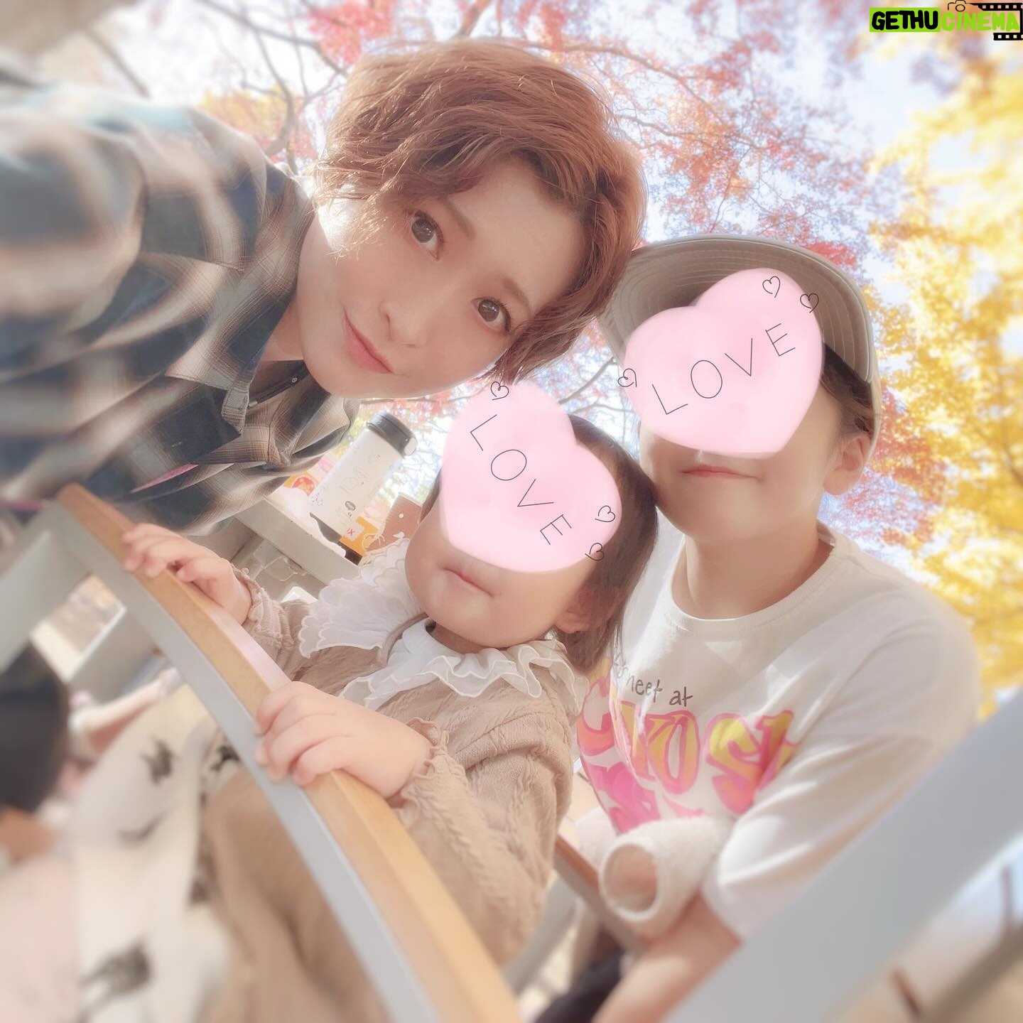 Kaori Nazuka - 1.1K Likes - 🍁
紅葉キレイだった〜♪
短い時間だったけど
楽しく幸せな時間♡
公園久しぶりだったなぁ…🕊️