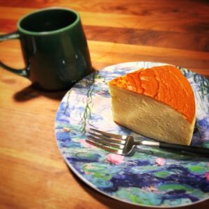 Kaori Nazuka Instagram - 🧁
優しい優しい麻帆が♡
忙しいのに🥲
私の大好きな
りくろーおじさんのチーズケーキを
買って来てくれた😭💕

優し過ぎる✨
最高かよ♡
大好きだぁ〜♡♡♡

至福の時間となりました♡

食べてる時もだけど…
何より麻帆の
向日葵のような笑顔に
大変癒されました♡

会えた時間
1時間弱だけど
楽し過ぎて
思い出しニヤニヤが
止まらない…笑