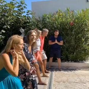Kapinha Instagram - Será que eu falei em chinês? 🤣 Faltou o 4 e o 5 Mafalda? a sério?! 😂😂😂
•
#funny #comedy #amigos #comedia #corrida #123 #kapinha #fun #engraçado #kapinhacomedia #engraçado #divertido