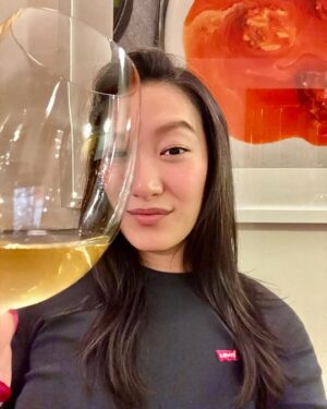 Kara Wang Instagram - #SommelierSunday 🍷 the La Spinetta Colli Tortonesi Timorasso Derthona is produced with 100% Timorasso grapes from Piedmont. Floral notes on the nose with a hint of grapefruit on the palate make this an excellent Italian white wine with structure. Pairs beautifully with a light pasta. 🍷

#sommelier #whitewine