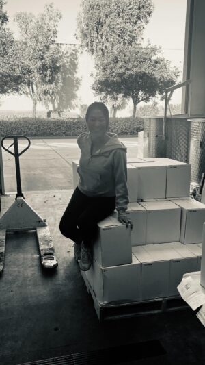 Kara Wang Instagram - #SommelierSunday 🍷 had the pleasure of helping @fuilwines bottle their 2023 Solas Nua a couple of weeks ago. incredible to see firsthand the process, labor, and love that goes into every single bottle. ❤️

inspiring things lead to exciting possibilities …? 😉

#wine #sommelier