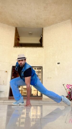 Karan Khanna Instagram - Playing, slaying, dancing…solo 😎