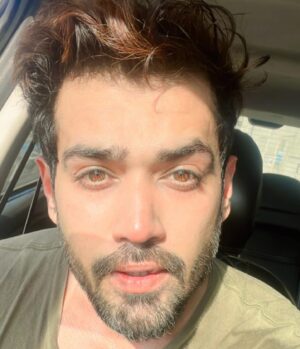 Karan Khanna Instagram - Morning workout 🏋️‍♀️
