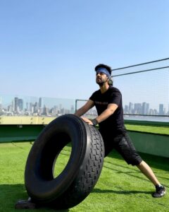 Karanvir Sharma Instagram - First day to new beginnings ! 

Happy #worldhealthday to me…to all of us. 

Sunshine, Magnesium, cycling, swimming, strength training, chamomile tea, intermittent fasting, no sugar, laughs, good movies. 
That’s all !! 

#fitness #healthy #hiit #workout #training #strength #karanvirsharma #kvians