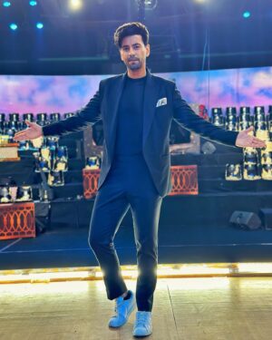 Karanvir Sharma Instagram - Host with the Most ?!

Stay tuned to @zeetv @zee5shows for #khaanagaanafungama today 5.30pm IST. 

I’m sure you’ll have as much fun as we did. 

📸- @pappu.gupta.549 

#karanvirsharma #karanvirsharma𓇼 #haider #rabbsehaidua #zeetv #zee5 #bollywood #host #fungames #challenge #liveevent #realityshows