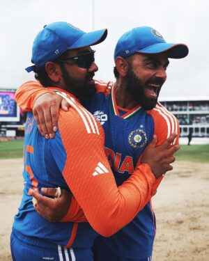 Karanvir Sharma Instagram - World Cup chahe khatam ho gaya ho. 

Hum Indians ka cricket craze kabhi nahi khatam hona chahiye. 😄

Surya and Axar have really outdone themselves. 
What a massive change to see in Hardik. 

Virat and Rohit have been better but still managed to do what’s required with their ace team.
 
Jadeja and Arshdeep were a surprise 

But Bumrah had won it through and through with consistency !! 

What a match 

What an exhilarating World Cup 🏆 

Photo courtesy @icc @t20worldcup 
#cricket #cricketworldcup #icc #t20 #india #indian #indiancricketteam #winners #worldcup2024