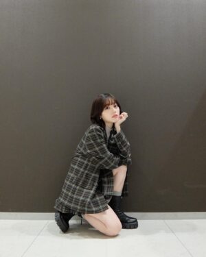 Karin Isobe Instagram - .

先日、#かりん写真集 全てのイベントを
完走することができました🥳💞💞💞

写真集イベント全ての場所、全ての回が完売で、
みんなの応援、みんなの声を形で感じることができて
本当にありがとうを噛み締める日々でした。

本当に本当に本当にありがとう！！！
ありがとうじゃ足りないよ、ほんとに！

これからも無理はして欲しくないけど、
それぞれのペースで応援してくれたり
会いに来てくれたら私は超絶ハッピーです✌🏻✨

色んな書店さんやネットなどでも、
礒部花凜 1st写真集『私めく』は並び続けるので
これからも少しでも多くの手に届くと嬉しいです。

次の夢も一緒に叶えようね！

.
#写真集 #私めく #礒部花凜 #礒部花凜1st写真集