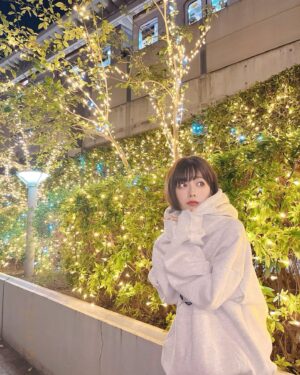 Karin Isobe Instagram - .

Twitterで好評だった #パーカー女子 ✌🏻
違うパターンをインスタにも載せてみる！

.
もうイルミネーションの季節なんだね❄︎
クリスマスは街がウキウキしてる様に見えるところが好き♡

.
#イルミネーション
#イルミネーションデート 
#デートなうに使っていいよ 
(っていうやつっぽいとリプが沢山あった🤭照)
#パーカーコーデ