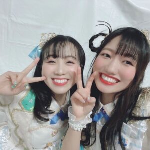 Karin Takahashi Instagram - 大好きなほーちゃんと☺︎

今回嬉しかったことのひとつ！

ほーちゃんと一緒のステージに立てたこと！

ほーちゃんがシンデレラの仲間になってから、ずっとずっと同じ公演に出られるのを楽しみにしてたんだ〜！

ひさしぶりに会ったら、身長も雰囲気も成長してて、親戚のお姉ちゃんみたいな気持ちになっちゃった(笑)

#シンデレラ10周年_ファイナルday2 
#idolmastercinderellagirls