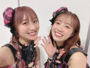 Karin Takahashi Instagram - Shout out Live!!!

これでさいごかな！

ななみん、ちょうかわいい☺︎
推し☺︎笑

らなちゃもいっぱはなせた〜はぴはぴ〜！！

かおるんは控え室の席が前後だったんだけど、いっぱい話せたし、すごい話聞いてくれて、こっそりママ……👶っておもった。

志貴くんと写真撮りたかったけど、スマホ持ってなかったから「一緒に写真に写りたいけどスマホないんです撮ってください！」ってお願いしたら撮ってくれた。
私へんなやつすぎたけどやさしい。。。

大集合も撮ってくれるねこさん。

出番の関係で写真撮れなかった子もいて悲しみ……。
またライブで一緒になれるといいな。

たくさんの先輩たち、仲間たちに支えられて、楽しいライブができました！
プロデューサーさんも応援してくれてありがとう！！