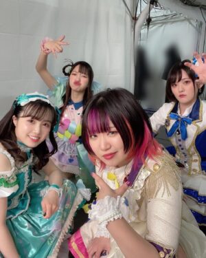 Karin Takahashi Instagram - 縦の写真🤳②

この衣装であやかちゃんと写真撮れたの、懐かしくてエモ☺︎

#シンデレラ10周年_ファイナルday2 
#idolmastercinderellagirls