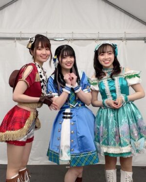 Karin Takahashi Instagram - 縦の写真🤳②

この衣装であやかちゃんと写真撮れたの、懐かしくてエモ☺︎

#シンデレラ10周年_ファイナルday2 
#idolmastercinderellagirls