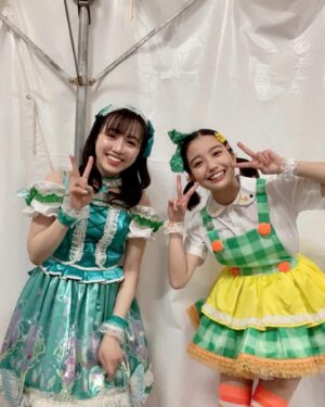 Karin Takahashi Instagram - 縦の写真🤳②

この衣装であやかちゃんと写真撮れたの、懐かしくてエモ☺︎

#シンデレラ10周年_ファイナルday2 
#idolmastercinderellagirls