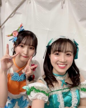 Karin Takahashi Instagram - 縦の写真🤳②

この衣装であやかちゃんと写真撮れたの、懐かしくてエモ☺︎

#シンデレラ10周年_ファイナルday2 
#idolmastercinderellagirls