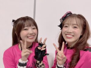 Karin Takahashi Instagram - Shout out Live!!!

同期組🗳️

ゆうゆう！！
ずーーーっと心の支え꙳✧˖°
日付変わった瞬間に連絡くれて、部屋にお祝いしにしてくれたの！だいすき！
これからもずっとずっと一緒にいたいっ！

さやさや！！
どんどん落ち着いたお姉さんになっていくさやさや。
さやさやと話してると癒されるんだなぁ〜！
Starry Night一緒に歌えてうれしかった！