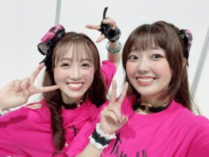 Karin Takahashi Instagram - Shout out Live!!!

同期組🗳️

ゆうゆう！！
ずーーーっと心の支え꙳✧˖°
日付変わった瞬間に連絡くれて、部屋にお祝いしにしてくれたの！だいすき！
これからもずっとずっと一緒にいたいっ！

さやさや！！
どんどん落ち着いたお姉さんになっていくさやさや。
さやさやと話してると癒されるんだなぁ〜！
Starry Night一緒に歌えてうれしかった！