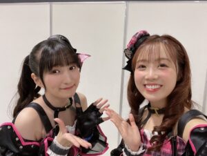 Karin Takahashi Instagram - Shout out Live!!!

同期組🗳️

ゆうゆう！！
ずーーーっと心の支え꙳✧˖°
日付変わった瞬間に連絡くれて、部屋にお祝いしにしてくれたの！だいすき！
これからもずっとずっと一緒にいたいっ！

さやさや！！
どんどん落ち着いたお姉さんになっていくさやさや。
さやさやと話してると癒されるんだなぁ〜！
Starry Night一緒に歌えてうれしかった！
