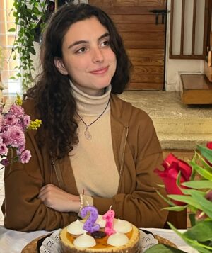 Karina Gidi Instagram - El 2 de febrero mi Sofi cumplió 21 años. No tengo mas que agradecer la suerte inmensa que tengo de ser tu mamá. Te adoro sin medida y te admiro profundamente, belleza. ¡Feliz cumpleaños! @sofi_swis