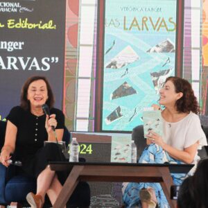 Karina Gidi Instagram - Un poco de todo este mes de junio. Desde la graduación de los grupos de 6o en CasAzul, la presentación del libro Las Larvas de Vero Langer en la @filco_coyoacan, la develación de placa de “Cero” de Ingrid Cebada, mi hermana Claudia en modo Blanca Nieves, algo de mis rutinas de salud, y mi pasión por los desayunos. 
Se está terminando la primera mitad del año, compas. Abrazos y cariños.