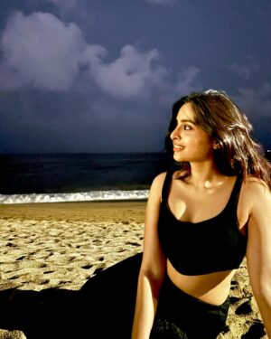 Karishma Sawant Instagram - Gratitude 🌠 🫶