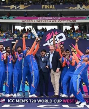 Karishma Tanna Instagram - Hum Jeeeet gayeeee.. India 🇮🇳 
What a victory!!!! What a match. Tears of joy!!!Congratulations to the entire team. Salute . 🫡 
#jaihind 
Thanku Team India .