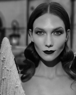 Karlie Kloss Kushner Instagram - Wore one of my favorite @danielroseberry creations one more time for Vogue World Paris 🇫🇷