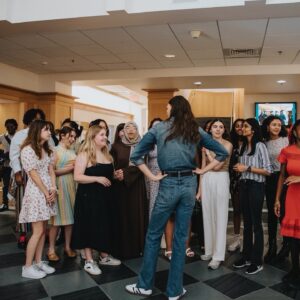 Karlie Kloss Kushner Instagram - @kodewithklossy STL 🥹✨ I can’t believe this is our 9th summer hosting KWK camps in my beloved hometown. Meeting new scholars and catching up with alumni (who are getting PHDs in Comp Sci at WashU and working in cybersecurity at a major tech company in STL !!! ) was a very meaningful reminder of just how much our scholars are doing to BE the change they want to see in their communities, in the tech industry and in the WORLD at large! ❤️ I couldn’t be more proud of our community and our team, none of this would be possible without the tireless dedication to this work on behalf of our Teachers, Instructor Assistants, Interns, location hosts, scholars/alumni and their AMAZING parents/loved ones, and of course our brilliant KWK team ❤️ Cheers to our 9th summer of KWK camps! ✨(…big bday next year!! ;) 💓