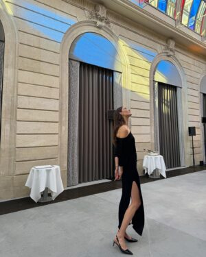Karlie Kloss Kushner Instagram - A very special weekend in Paris ❣️