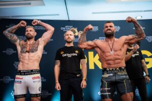 Karlos Vémola Instagram - 👊 VČERA TO BYLY TŘI TÝDNY OD ODVETA STOLETÍ!
1. Official weight
2. Public weight
3. Vítězství

👉 Nezapomeň, že to nejlepší spodní prádlo koupíš na www.trenyrkarna.cz @trenyrkarna.cz