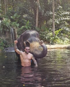 Actor Karlos Vémola HD Instagram Photos and Wallpapers April 2024