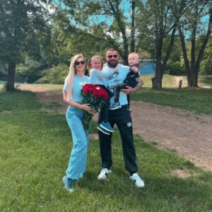 Karlos Vémola Instagram - Krásny deň otcov Ti prajeme ❤️. Tatinko je naše zlato, mať ho doma stojí zato 👩‍👩‍👧‍👦💪❤️ĽÚBIME ŤA.
