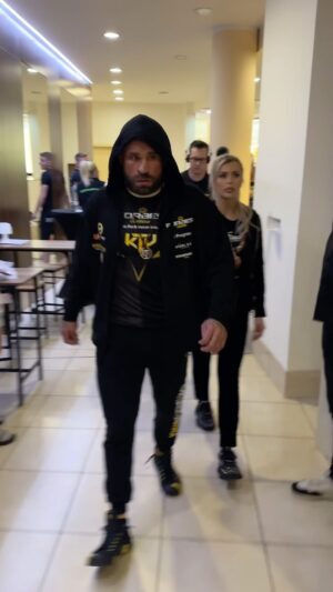 Karlos Vémola Instagram - ⚡️ Klid před bouří! #odvetastoletí