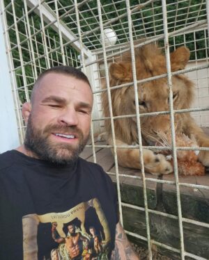 Karlos Vémola Instagram - Neděle=sváteční 🐓slepice nejen pro Elsu ale i Princeznu s Kingem. 😁🦁