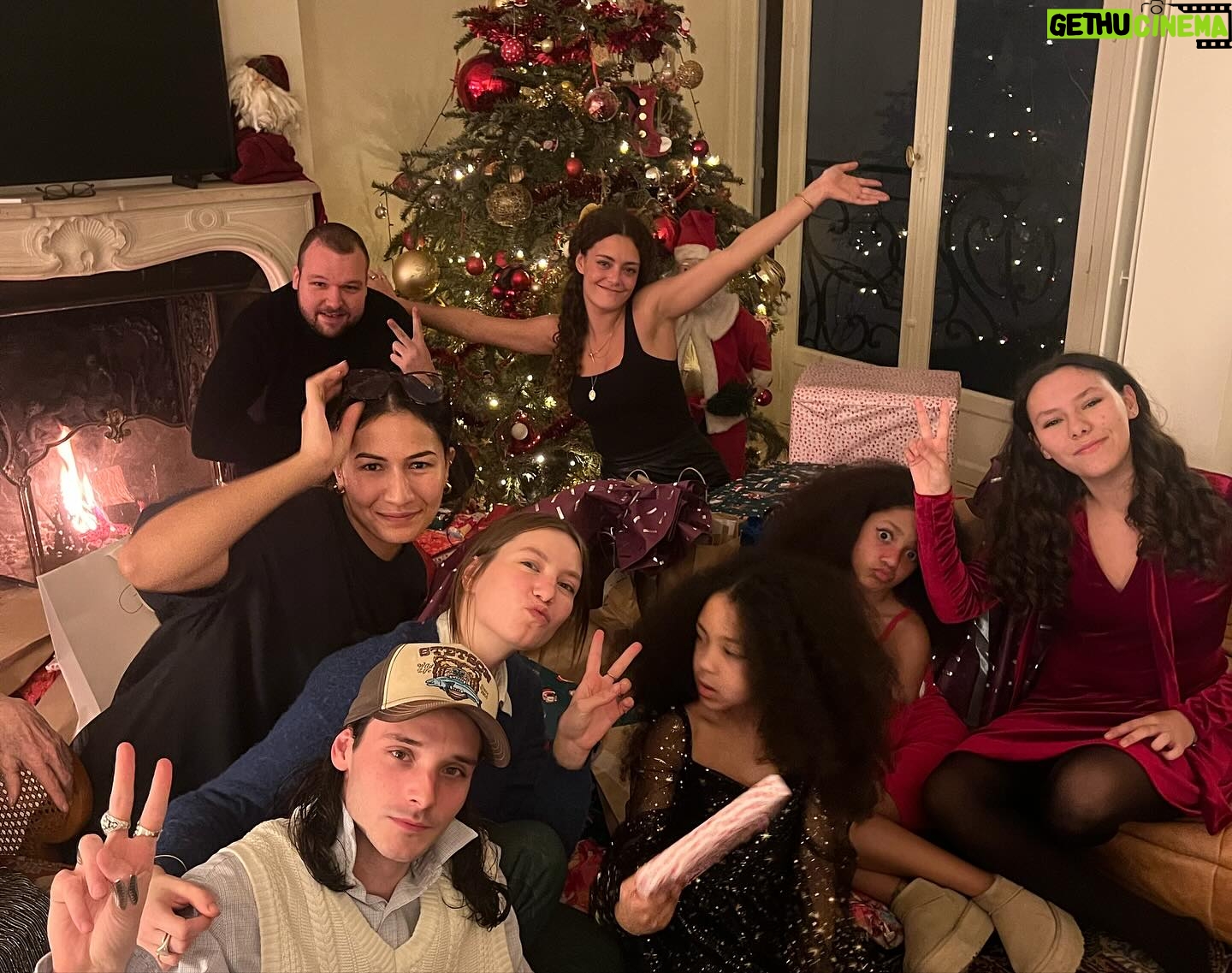 Karole Rocher - 2.2K Likes - Joyeux noel ❤️
📷: @emmanel2