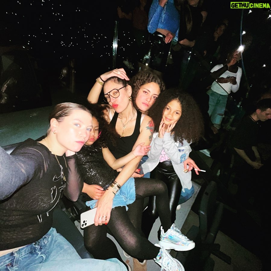 Karole Rocher - 1.3K Likes - LA FAMILIA
#rosalia