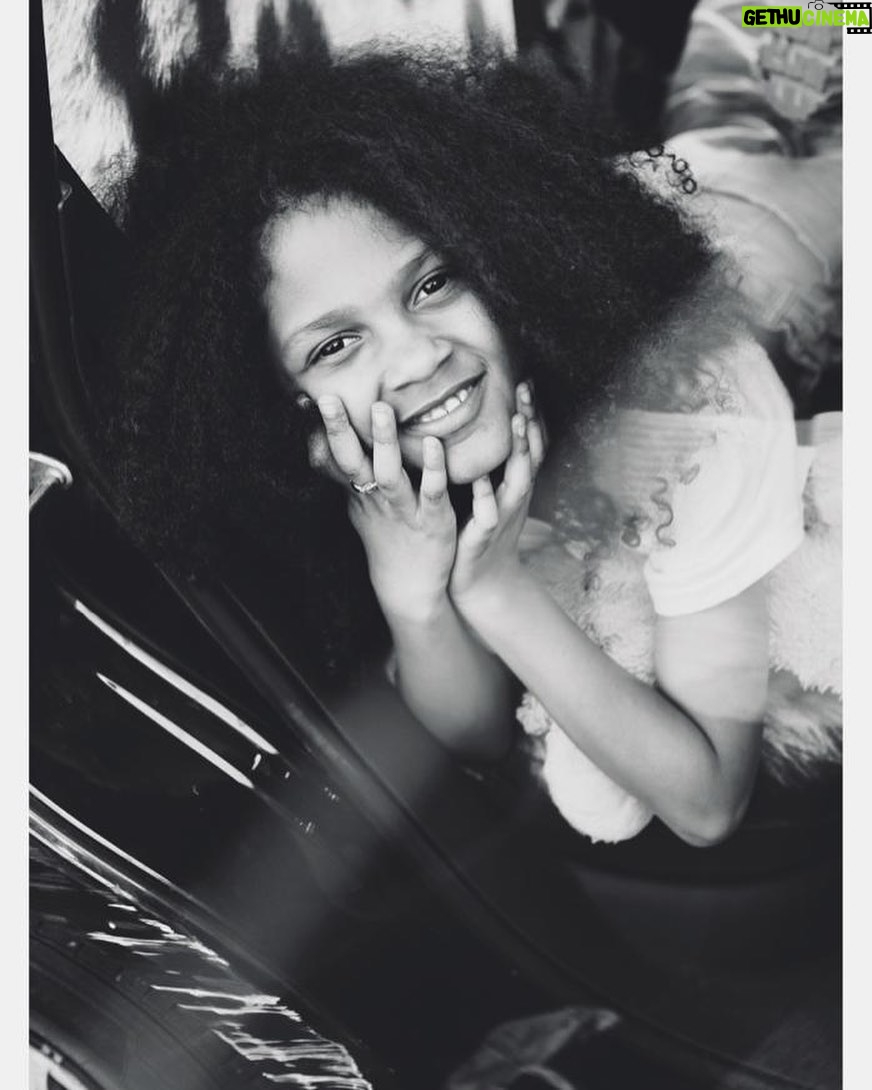 Karole Rocher - 1.2K Likes - Joyeux anniversaire mon grand amour !
Une reconnaissance infinie d'être ta maman ❤️💎
#9ans
📷: @aurorebaldy_ 💕
