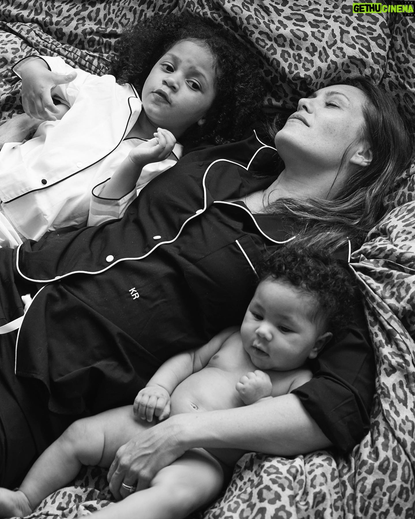 Karole Rocher - 4.1K Likes - Bonne journée ♥️
📷: @sylviecastioni
#8mars
#journeeinternationaledesdroitsdesfemmes
