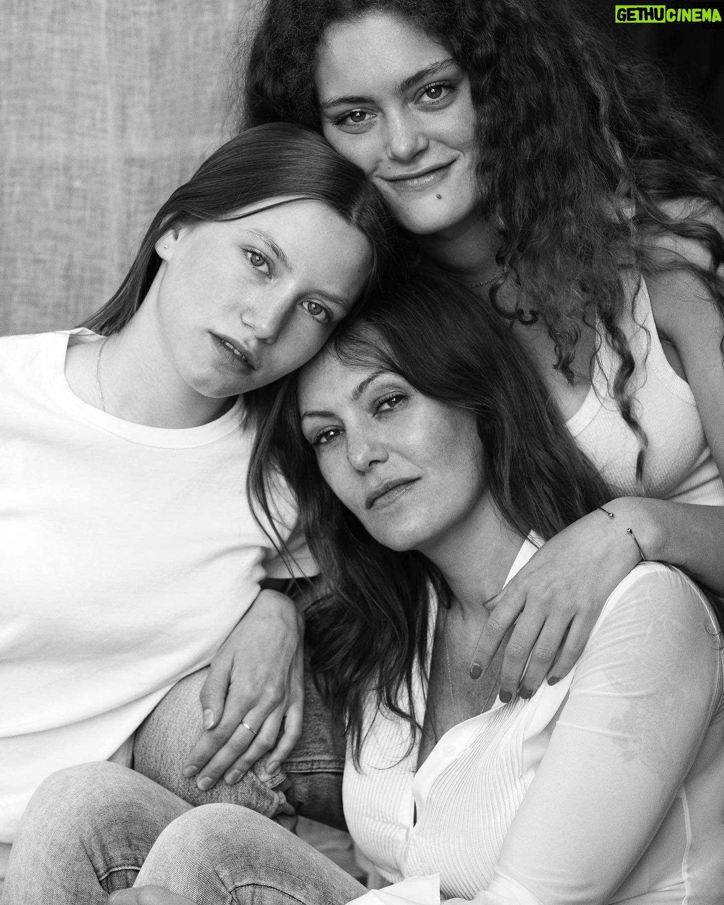 Karole Rocher - 4.1K Likes - Bonne journée ♥️
📷: @sylviecastioni
#8mars
#journeeinternationaledesdroitsdesfemmes