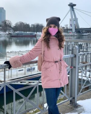 Karolína Kubánková Instagram - ☀️❄️#prechadzka #nedela #oldtown #zima
