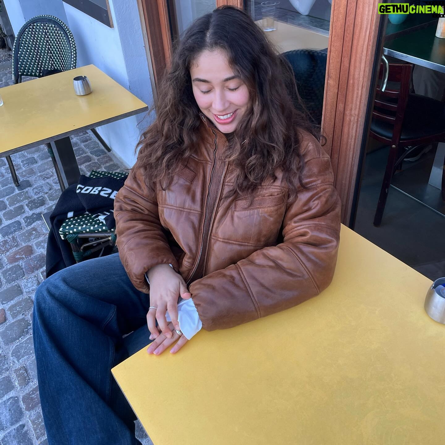 Karoline Hamm - 1.7K Likes - Mange blomster meget hygge 💋💋💋💋💋 annonce