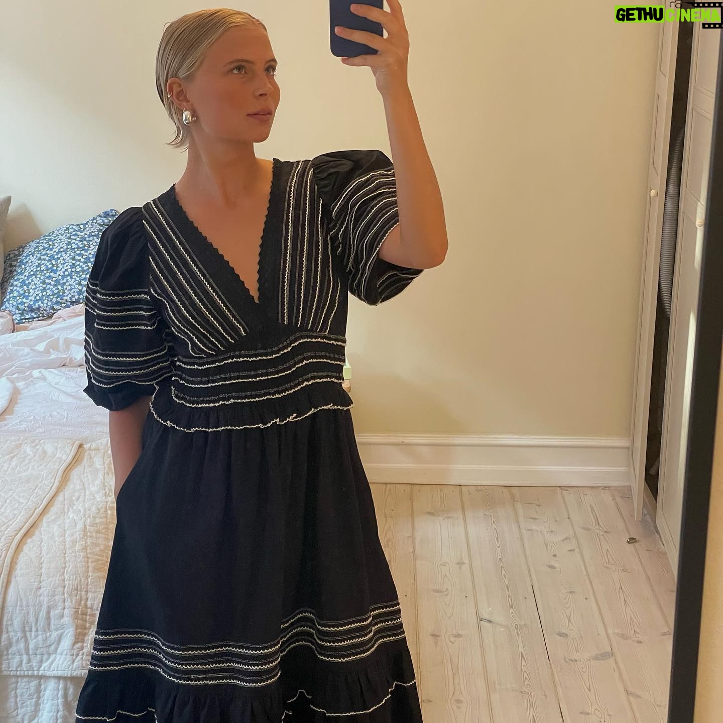Karoline Hamm - 1.2K Likes -
