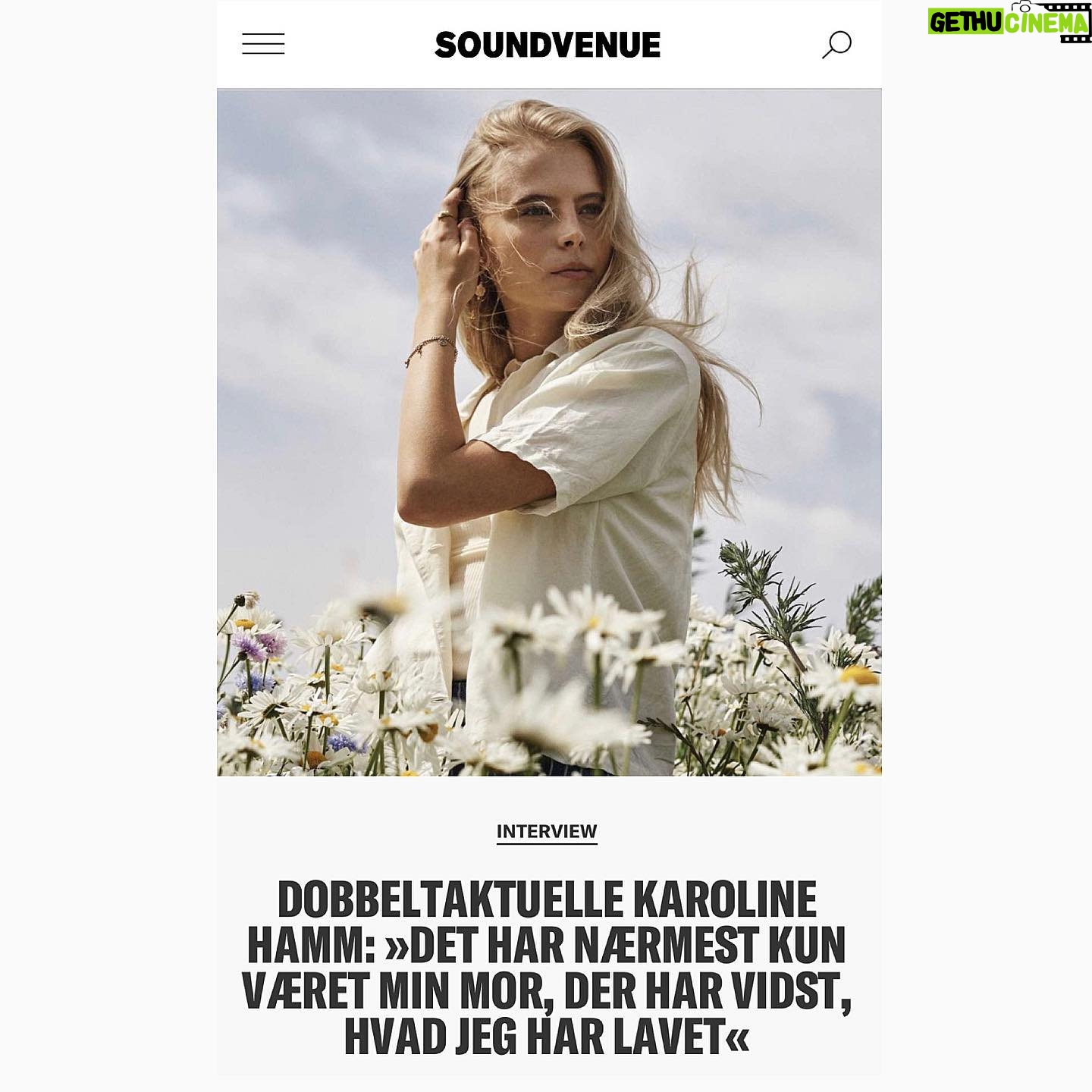 Karoline Hamm - 1.9K Likes - En snak med Soundvenue om min vej til at blive skuespiller, og om i mange år ikke at turde snakke højt om det 💕 Om mit arbejde med SMUK og Drenge og deres forskellige vinkler på grænser og den her ungdom vi alle prøver at finde hoved og hale i. Og om deling af nøgenbilleder fordi!!!!😵💫 Jeg håber sådan at de her to projekter kan åbne op for debat og snak rundt omkring🐘 Blomsterbilledet har @nikolajthaning taget, og sidste billede har jeg selv taget en aften efter at have besøgt 6 biografer i Jylland 🍿